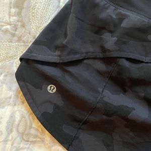 Lululemon Athletica speed up 4 inch mid rise short